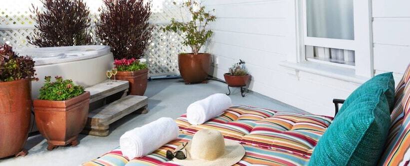 مبيت وإفطار West Cliff Inn, A Four Sisters Inn