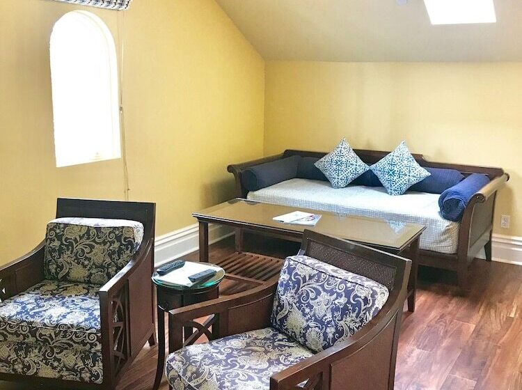 مبيت وإفطار West Cliff Inn, A Four Sisters Inn