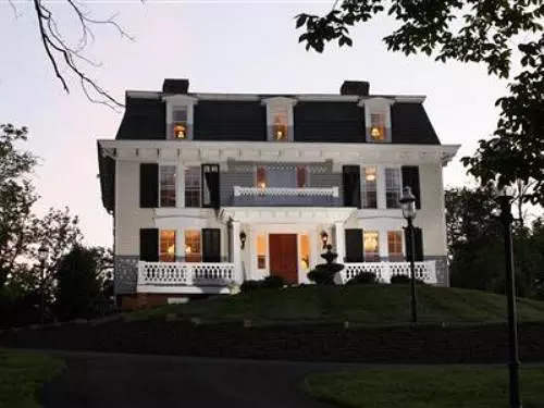Chestnut Hill Bed & Breakfast