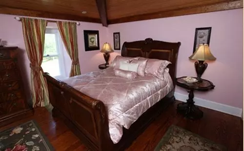 Chestnut Hill Bed & Breakfast
