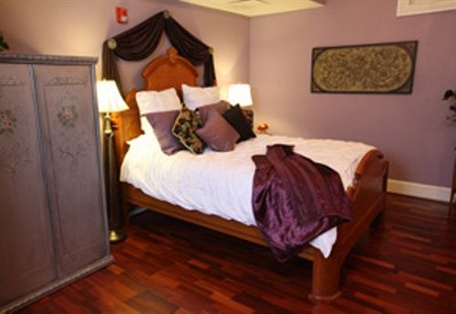 Chestnut Hill Bed & Breakfast