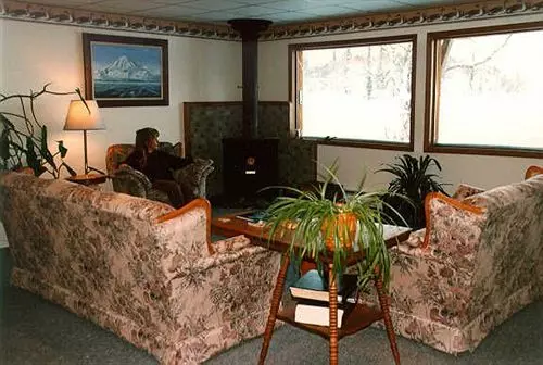 ベッドアンドブレックファースト Daniels Lake Lodge Cabins