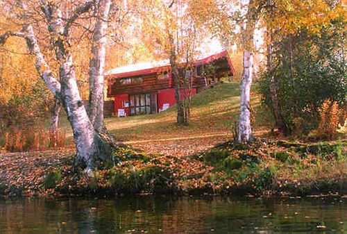 צימר Daniels Lake Lodge Cabins