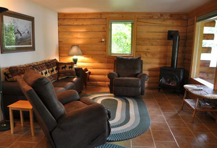 צימר Daniels Lake Lodge Cabins