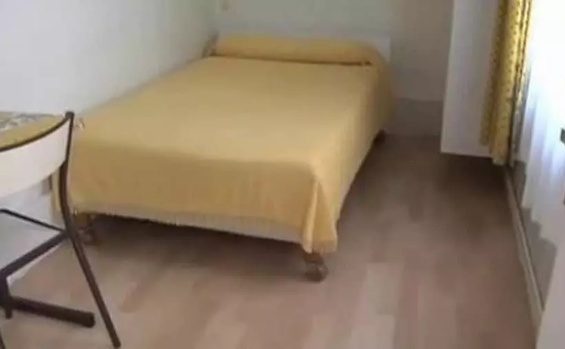 Hipotel Paris Belleville Gare De L Est