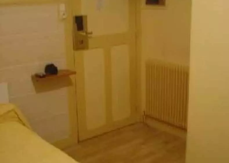 Hipotel Paris Belleville Gare De L Est