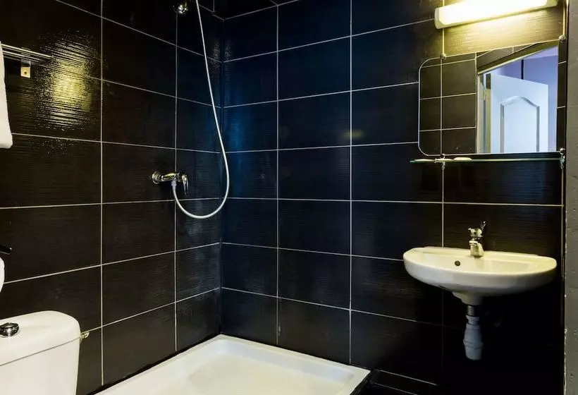 Hipotel Paris Belleville Gare De L Est