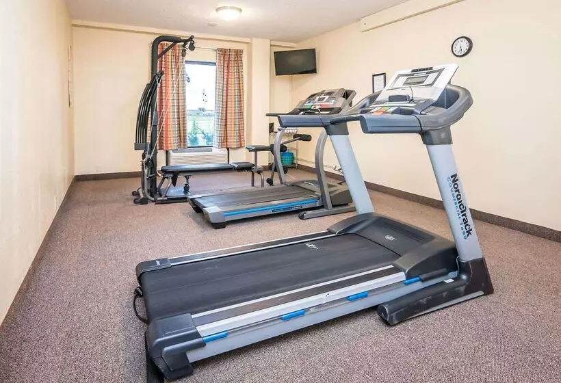 호텔 Days Inn & Suites By Wyndham Lake Okeechobee