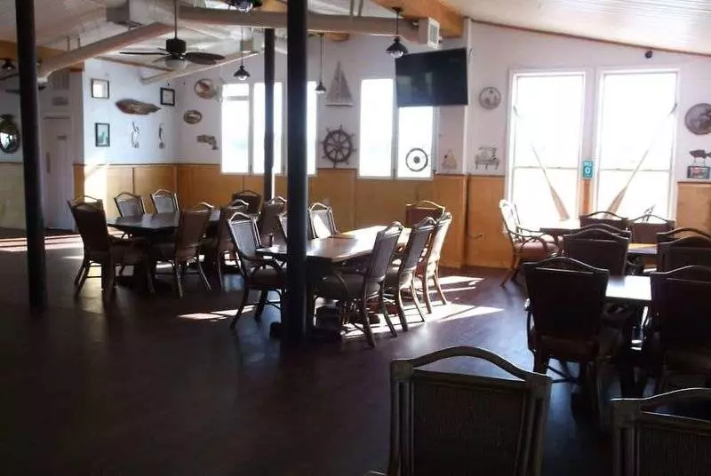 호텔 Days Inn & Suites By Wyndham Lake Okeechobee