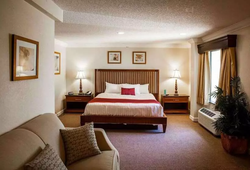 호텔 Days Inn & Suites By Wyndham Lake Okeechobee