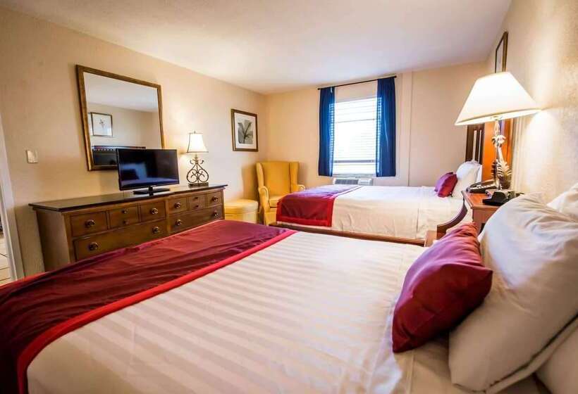 Hotel Days Inn & Suites By Wyndham Lake Okeechobee