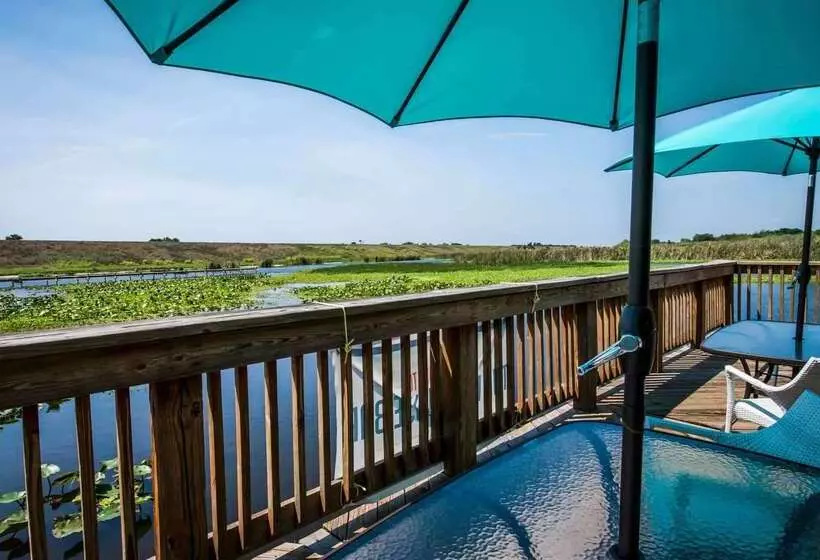 호텔 Days Inn & Suites By Wyndham Lake Okeechobee