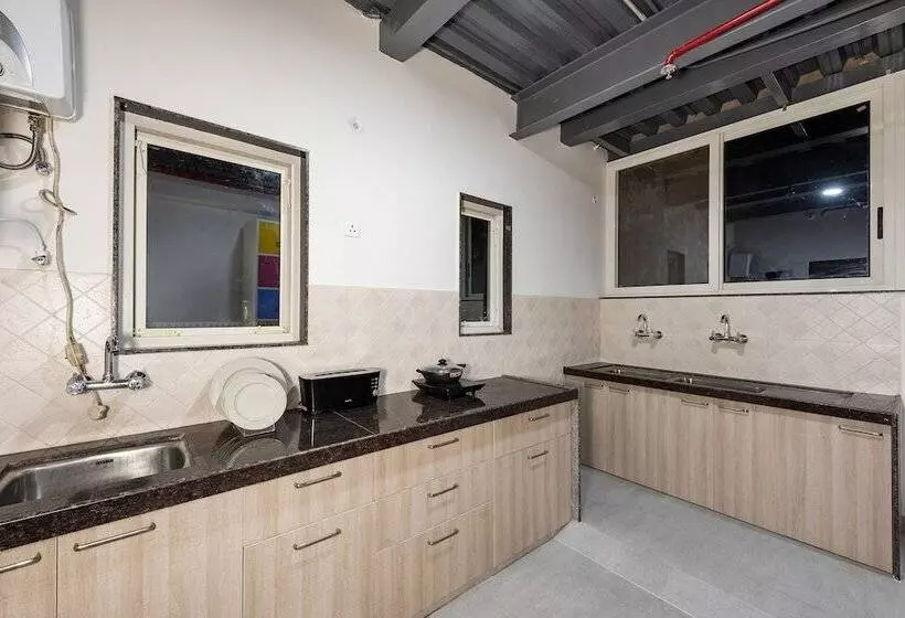 هتل House Of Backpackers