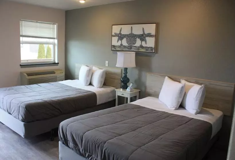 Отель Price Pointe Inn