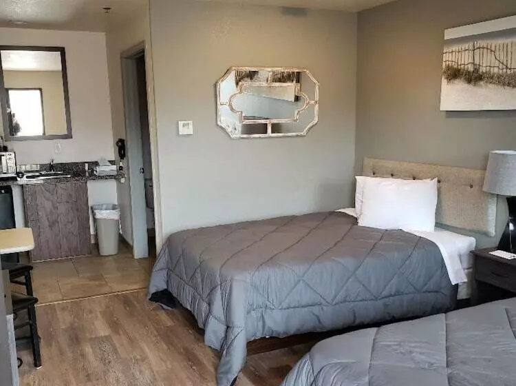 Отель Price Pointe Inn