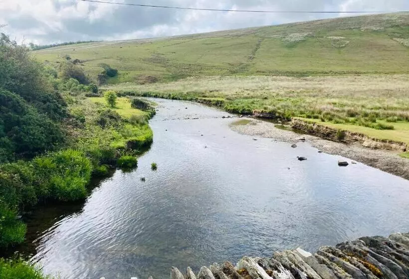 בית מלון כפרי The Royal Oak Inn