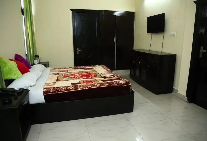 ホテル Surbee Resorts