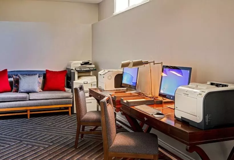 酒店 The Equinox Golf Resort & Spa