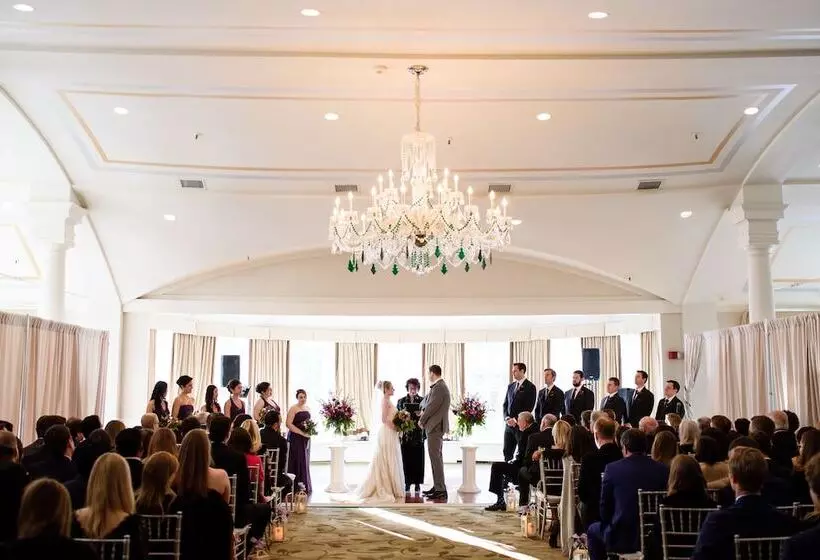 酒店 The Equinox Golf Resort & Spa