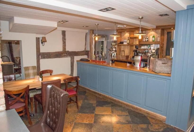 בית מלון כפרי The Swan Inn