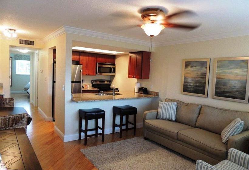 호텔 Westwinds Waterfront Resort