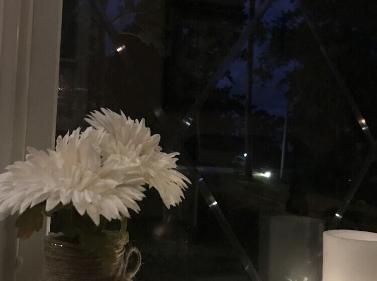 Little English Guesthouse B&b