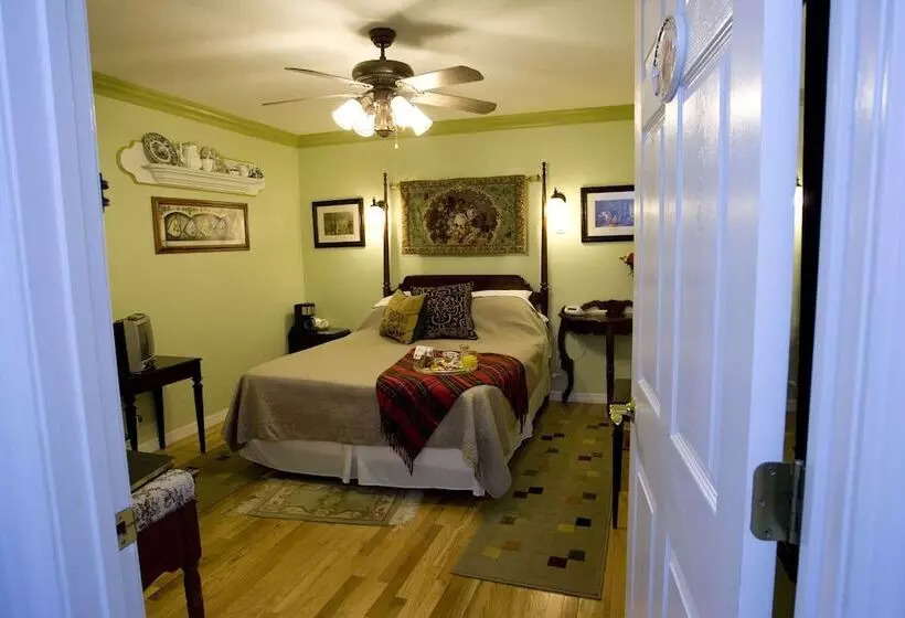 Little English Guesthouse B&b