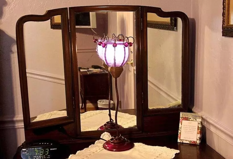 Little English Guesthouse B&b