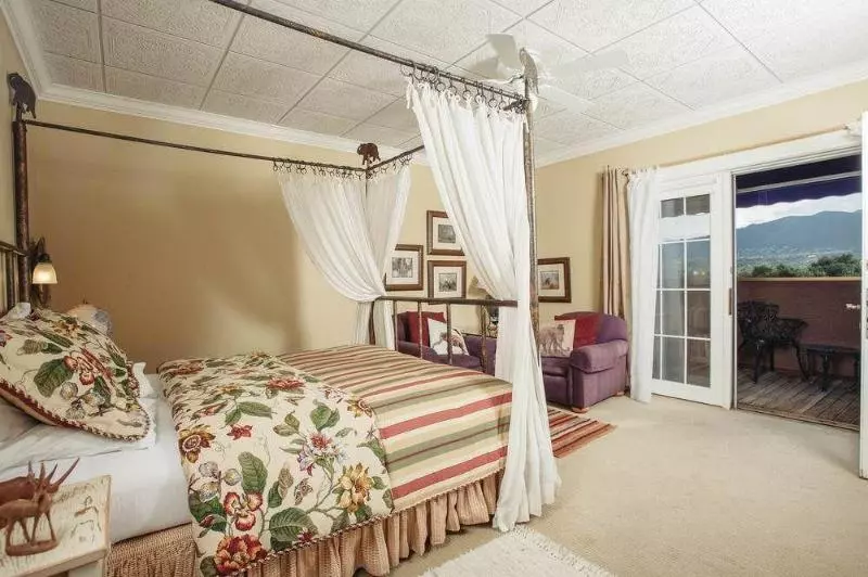 Old Town Guesthouse B&b