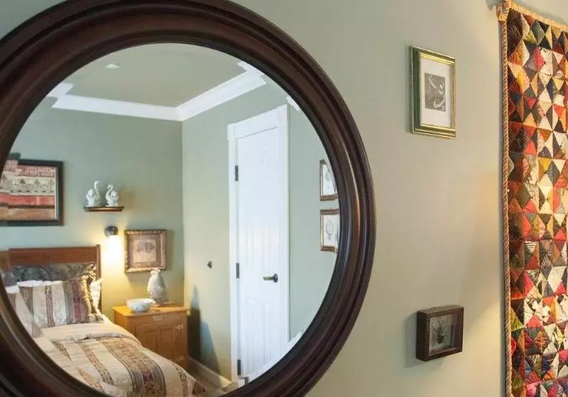 Old Town Guesthouse B&b