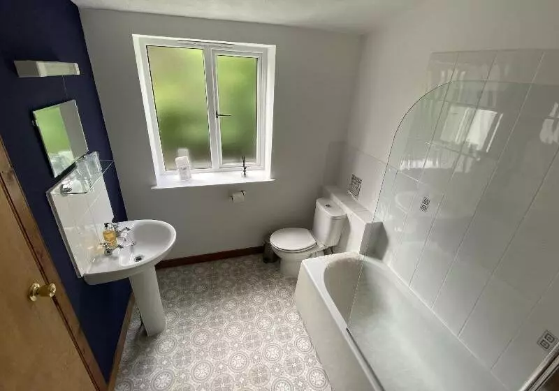 Majatalo Glenan Lodge Self Catering