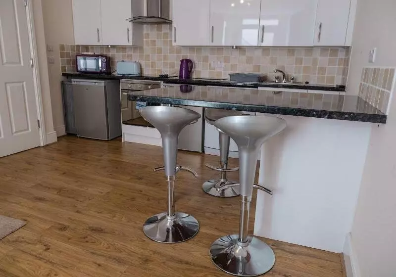 بنسيون Mereside