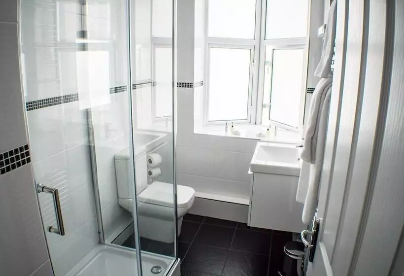 بنسيون Mereside