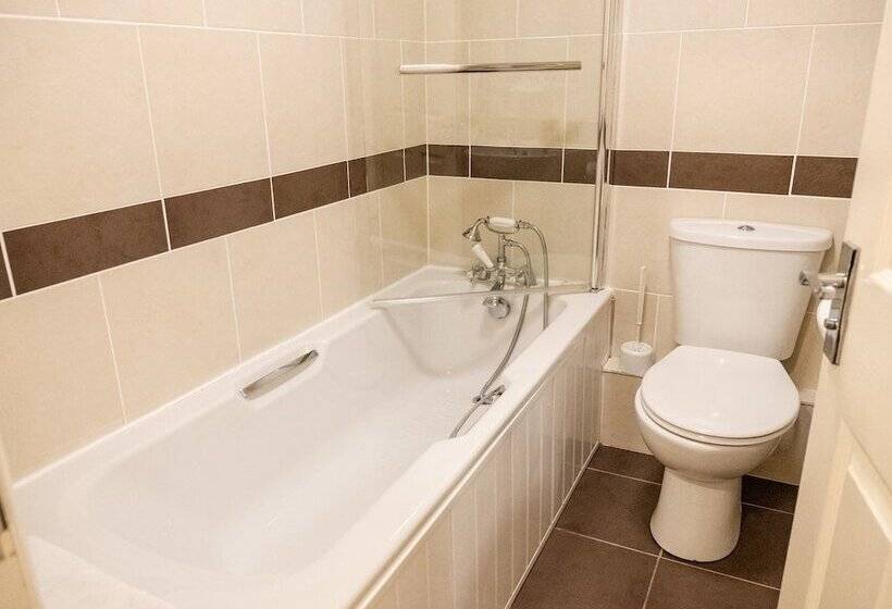 פנסיון Mereside