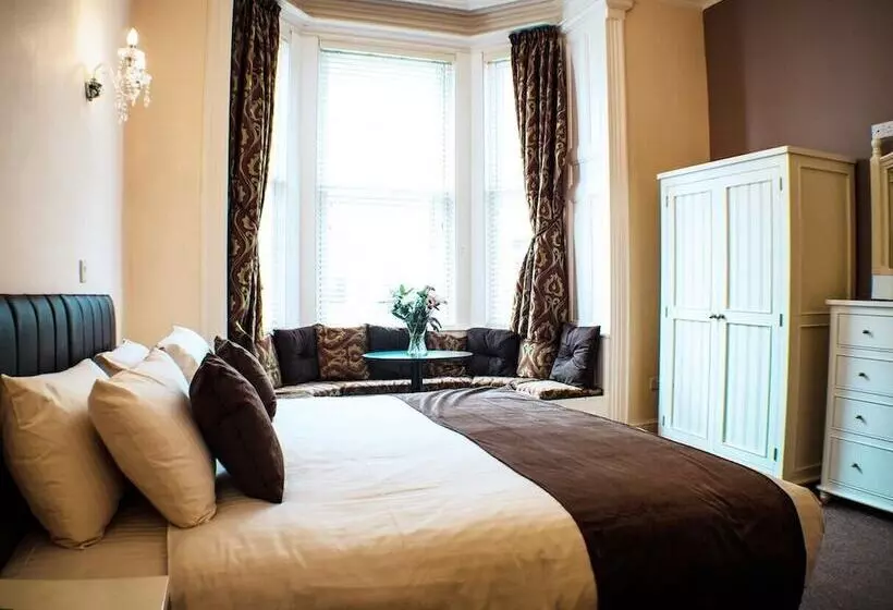 بنسيون Mereside