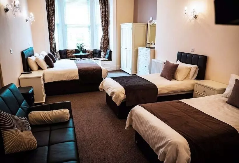 بنسيون Mereside