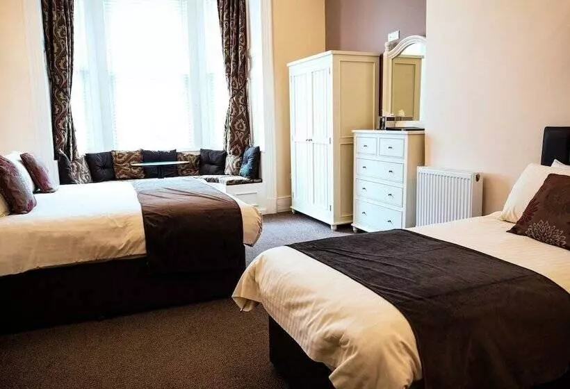 بنسيون Mereside