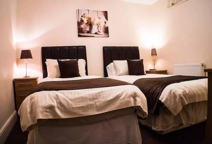 بنسيون Mereside