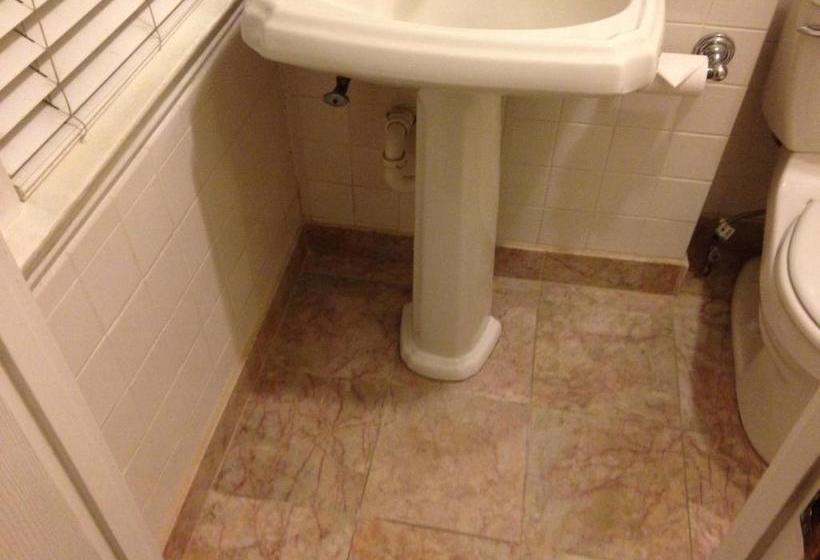 پانسیون Moffett House Inn