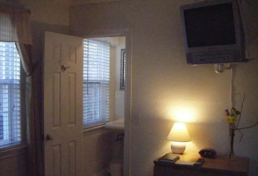 بنسيون Moffett House Inn