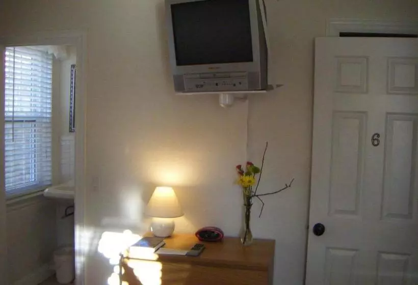 بنسيون Moffett House Inn