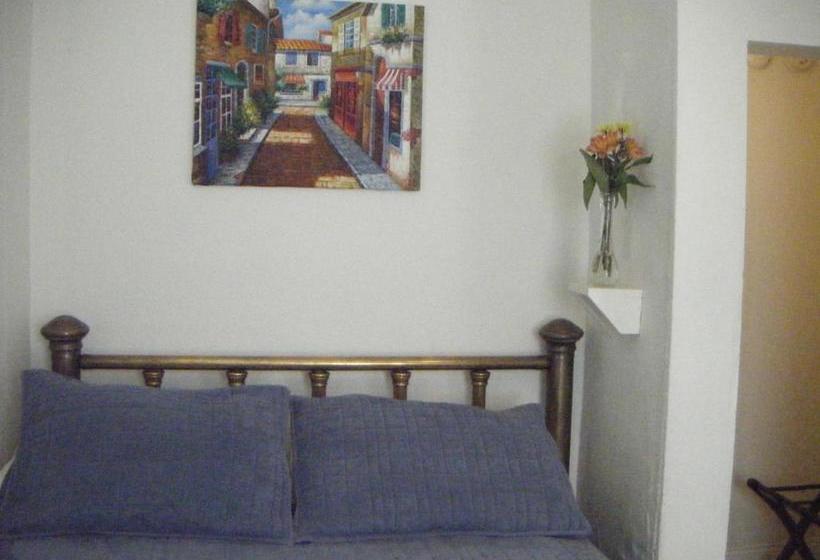 پانسیون Moffett House Inn