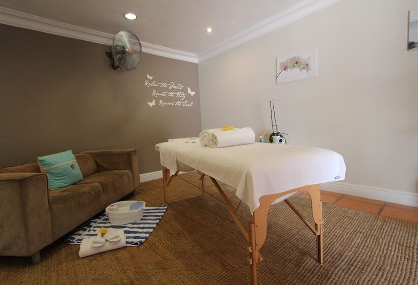 פנסיון The Robberg Beach Lodge   Lion Roars Hotels & Lodges