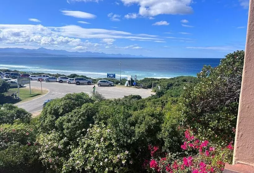 پانسیون The Robberg Beach Lodge   Lion Roars Hotels & Lodges