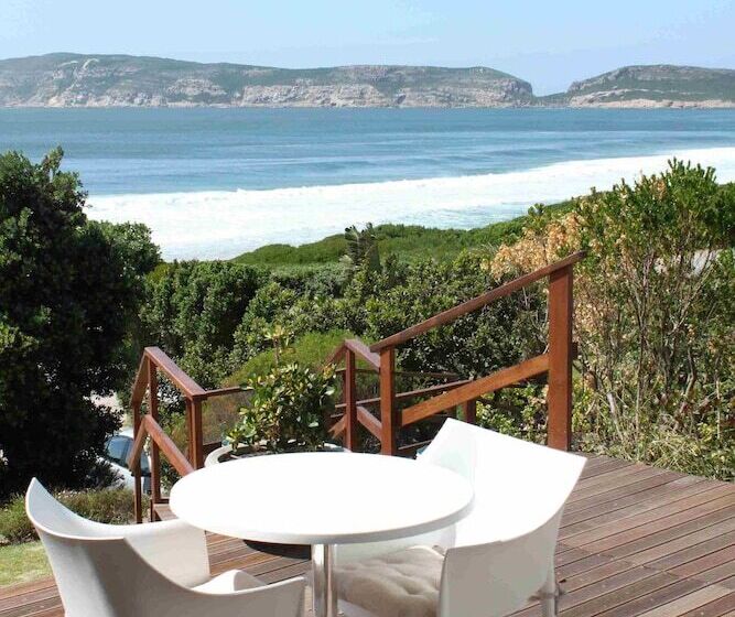 פנסיון The Robberg Beach Lodge   Lion Roars Hotels & Lodges