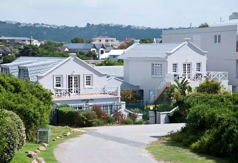 پانسیون The Robberg Beach Lodge   Lion Roars Hotels & Lodges