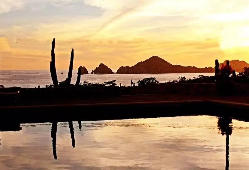 Sunrock Hotel and Suites