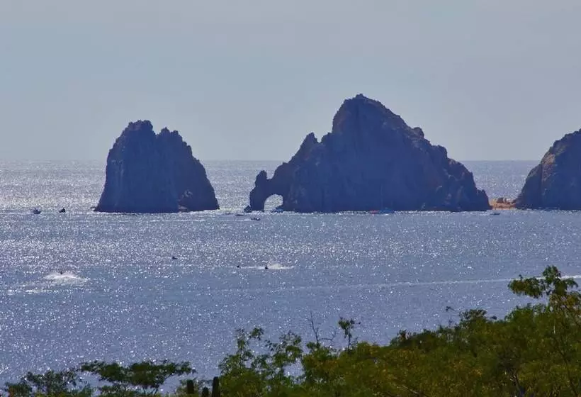 Sunrock Hotel and Suites