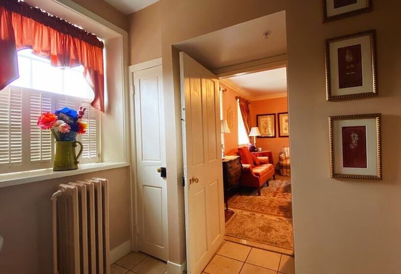 Wayside Inn Bed And Breakfast