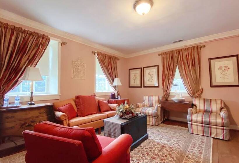 Wayside Inn Bed And Breakfast